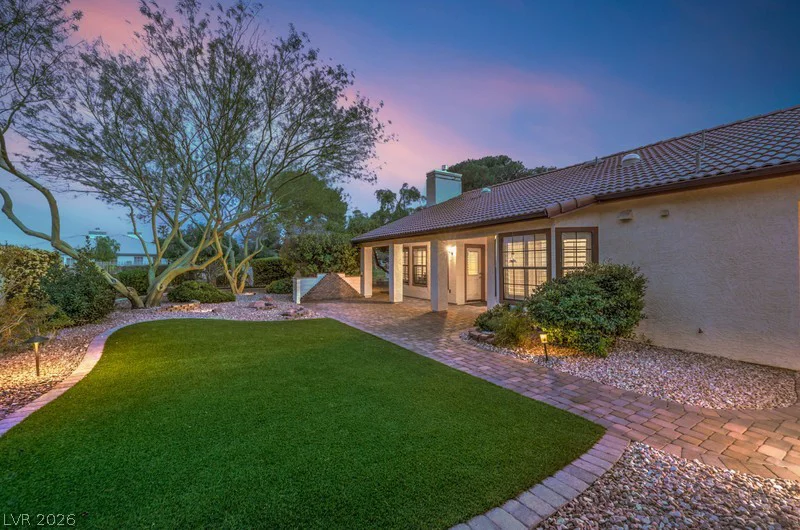 5300 Singing Hills, Las Vegas, NV 89130