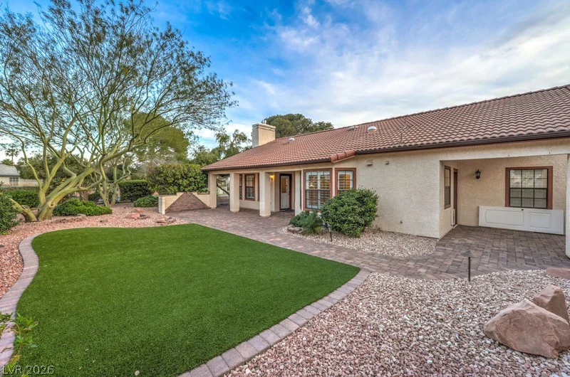 5300 Singing Hills, Las Vegas, NV 89130