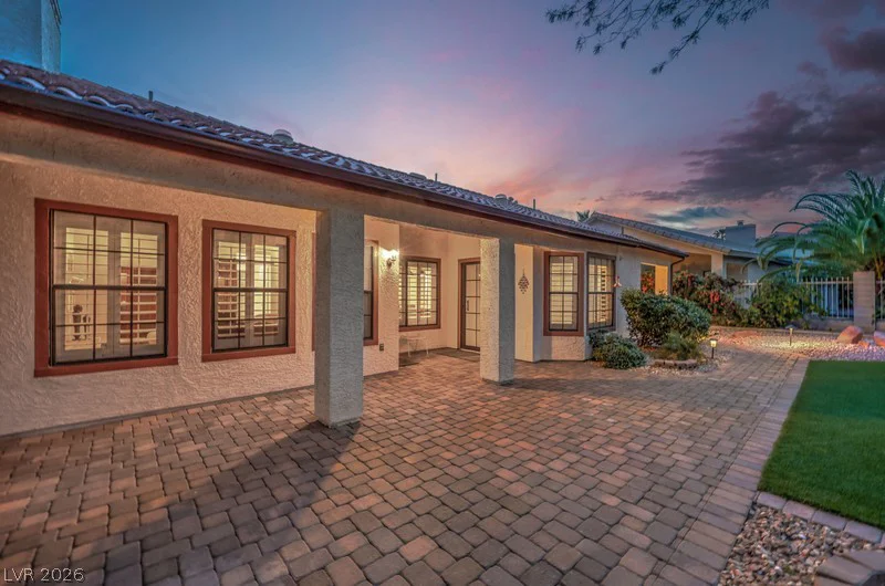 5300 Singing Hills, Las Vegas, NV 89130
