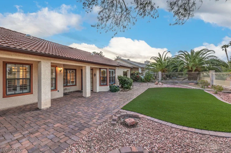 5300 Singing Hills, Las Vegas, NV 89130