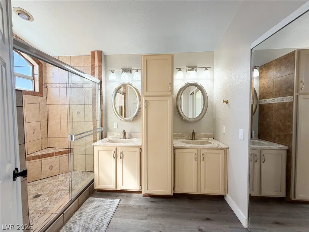 2305 Hedgewood, North Las Vegas, NV 89032