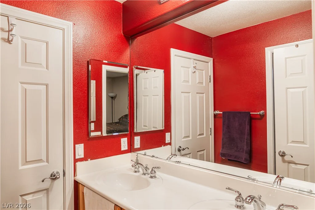 8867 Bonneville Peak, Las Vegas, NV 89148