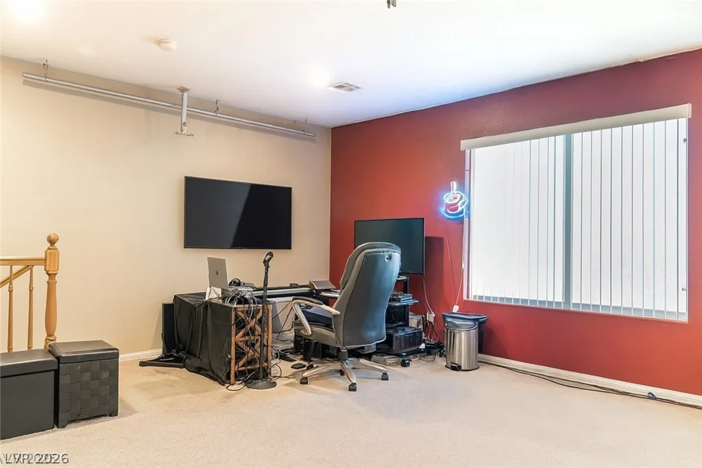 8867 Bonneville Peak, Las Vegas, NV 89148