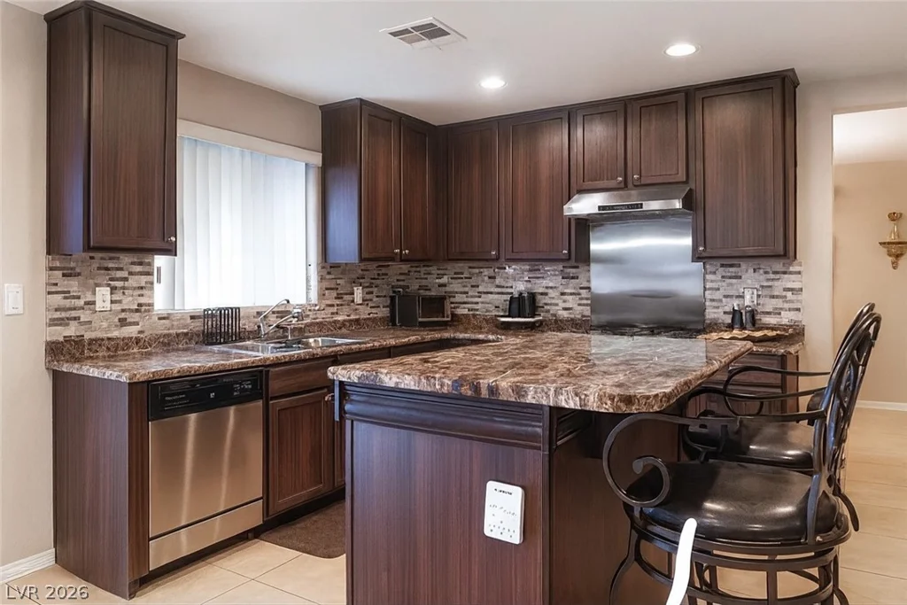8867 Bonneville Peak, Las Vegas, NV 89148