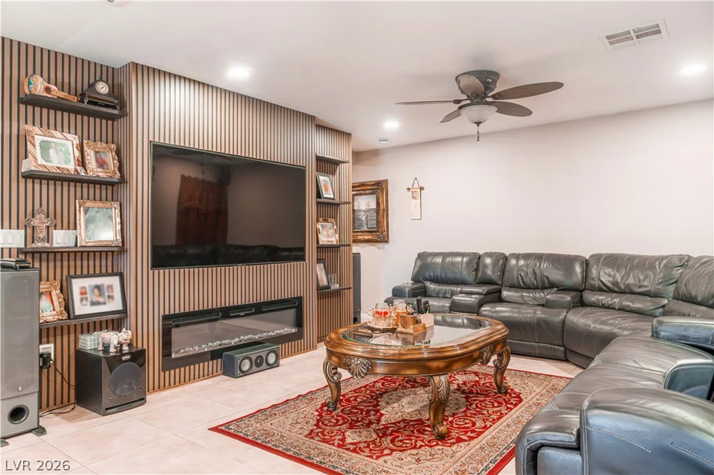 8867 Bonneville Peak, Las Vegas, NV 89148