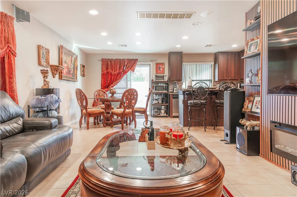 8867 Bonneville Peak, Las Vegas, NV 89148