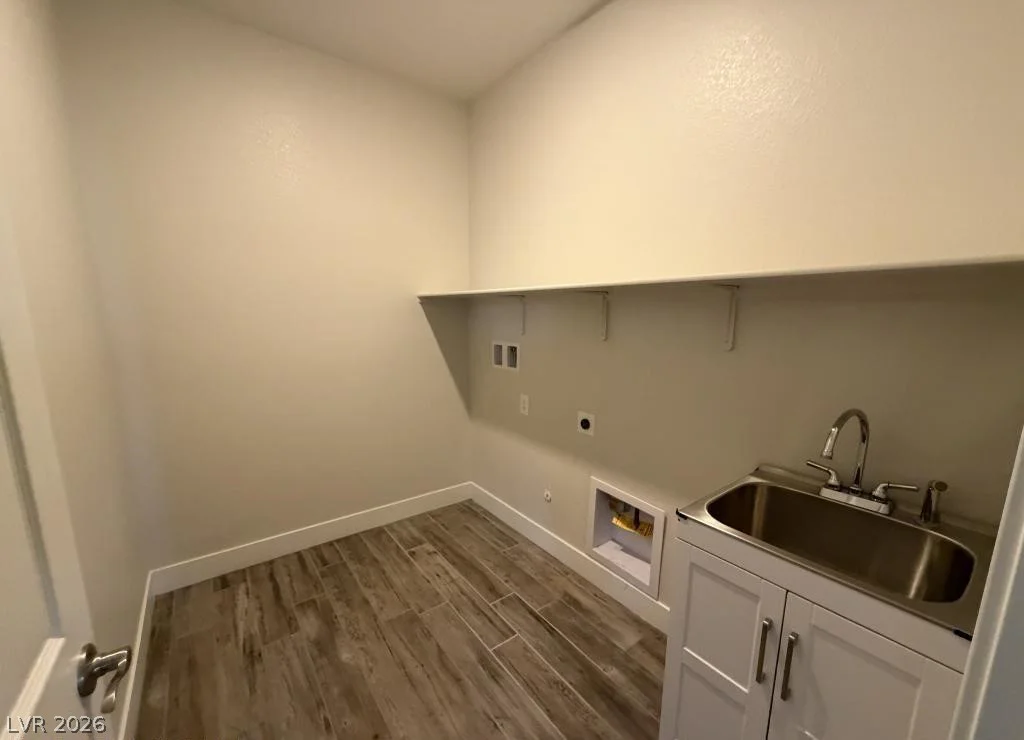 2922 Carothers, North Las Vegas, NV 89032