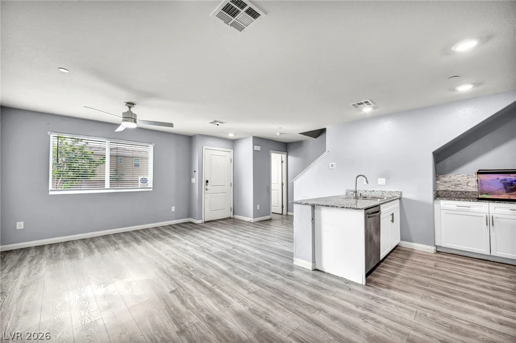 2645 Wimbledon White, North Las Vegas, NV 89086