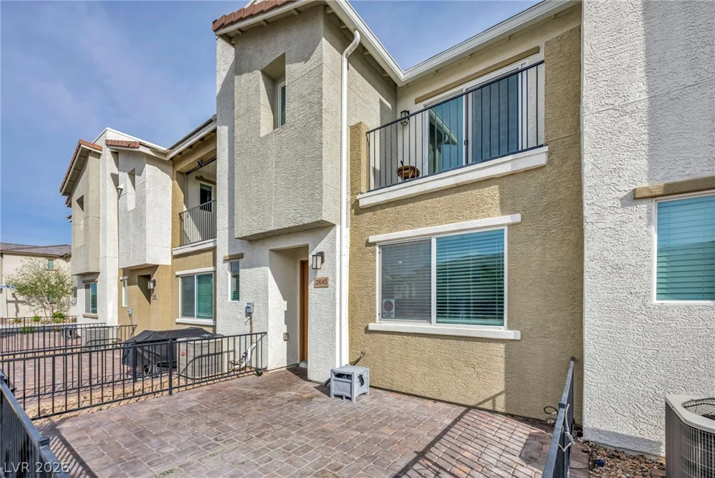 2645 Wimbledon White, North Las Vegas, NV 89086