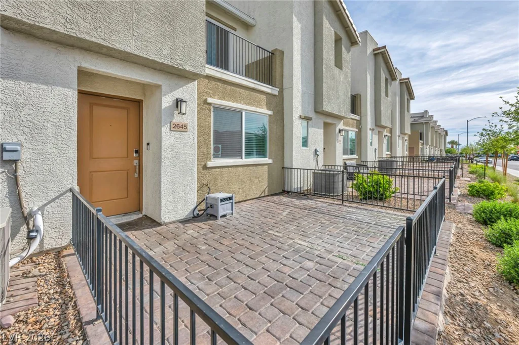 2645 Wimbledon White, North Las Vegas, NV 89086