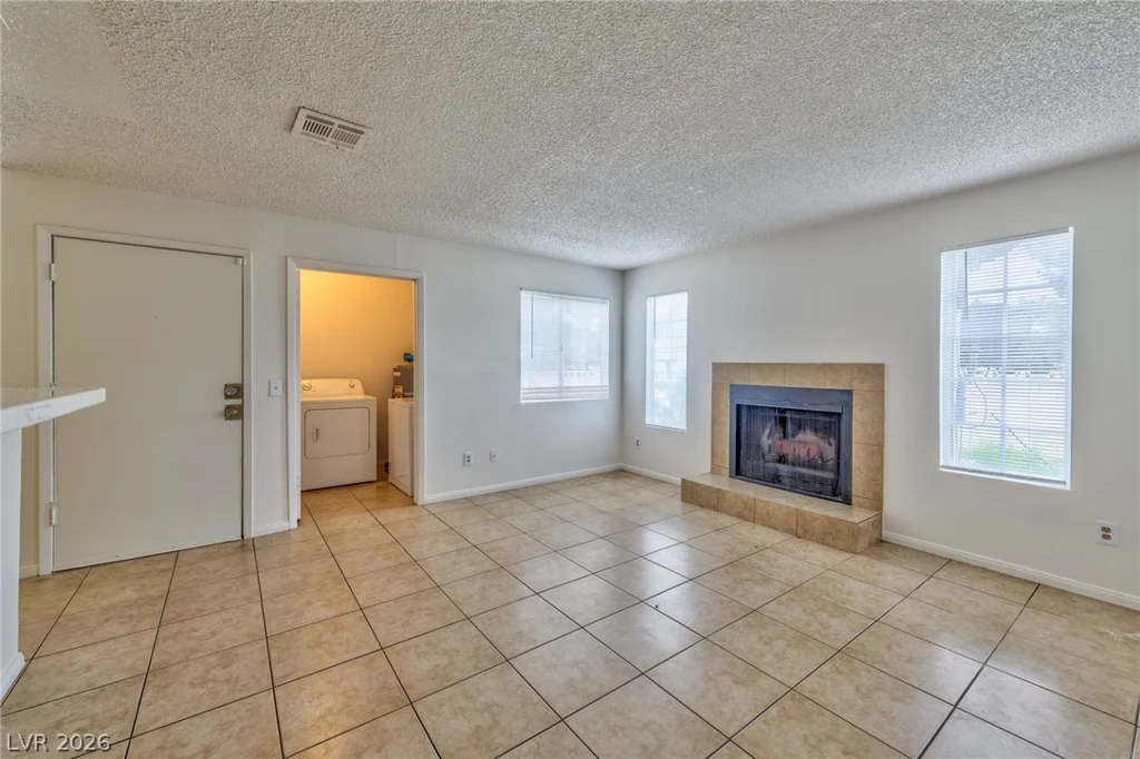 2777 Aarondavid, Las Vegas, NV 89121