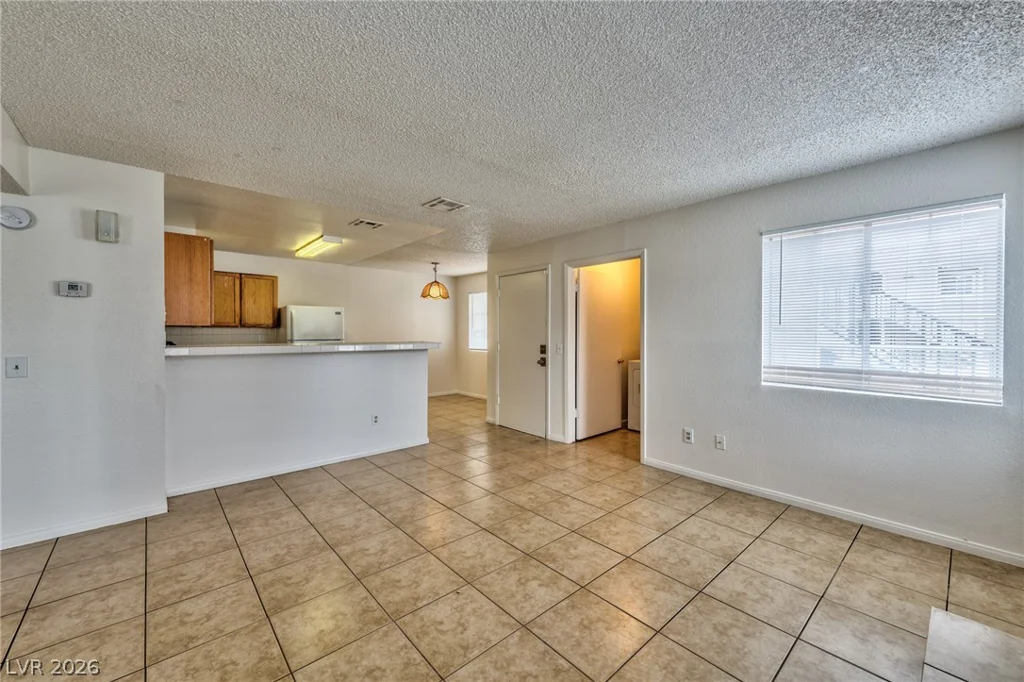 2777 Aarondavid, Las Vegas, NV 89121