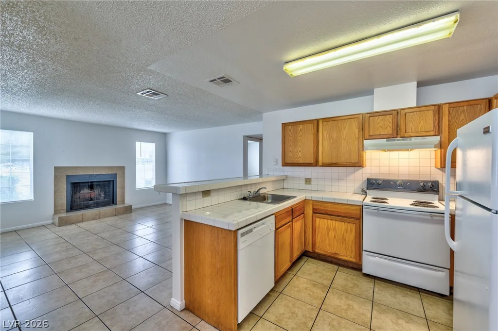 2777 Aarondavid, Las Vegas, NV 89121