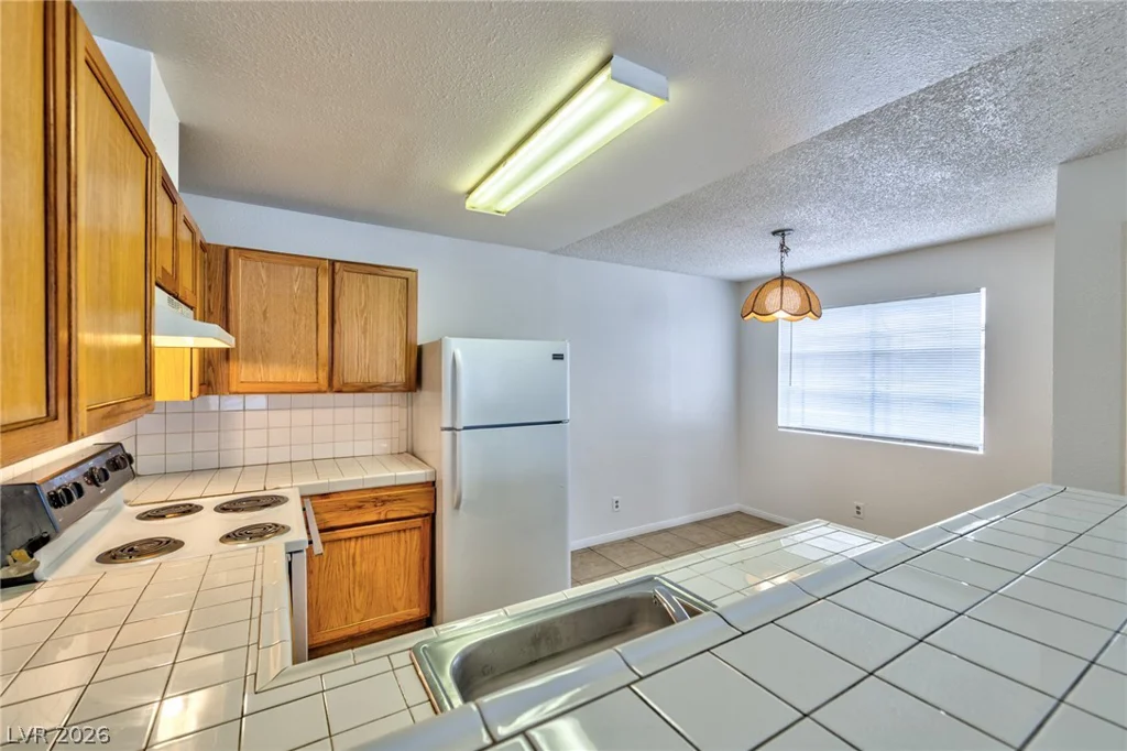 2777 Aarondavid, Las Vegas, NV 89121
