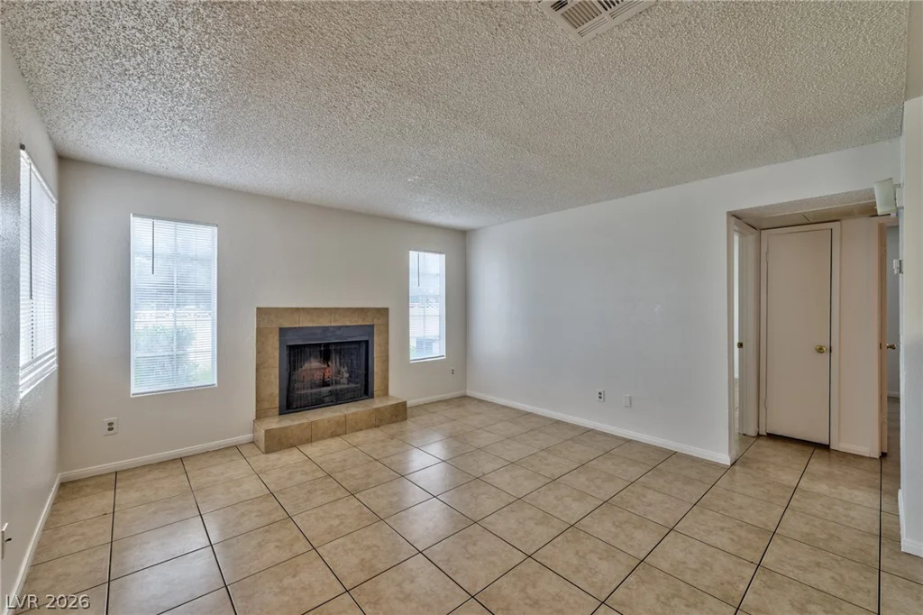 2777 Aarondavid, Las Vegas, NV 89121