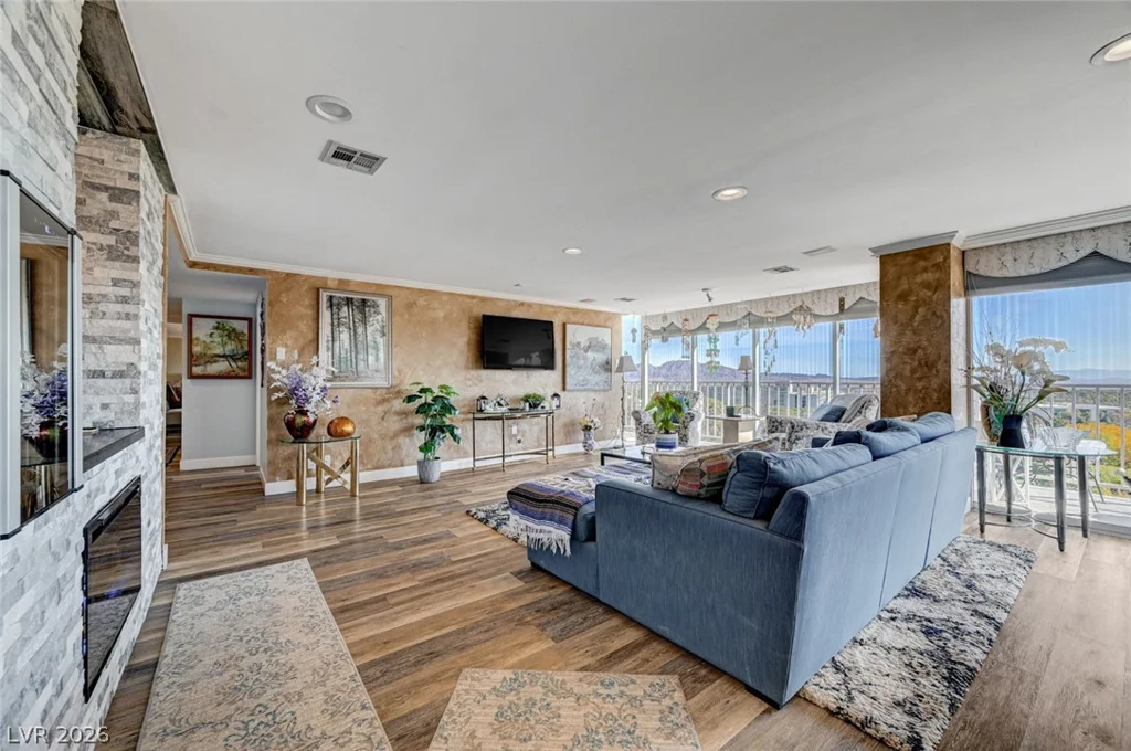 3111 Bel Air, Las Vegas, NV 89109