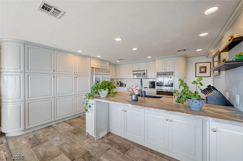 3111 Bel Air, Las Vegas, NV 89109