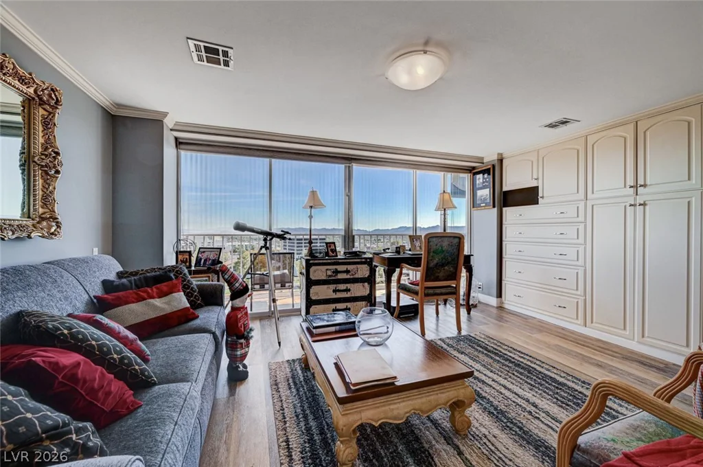 3111 Bel Air, Las Vegas, NV 89109