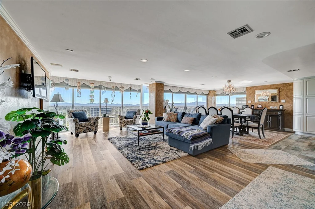 3111 Bel Air, Las Vegas, NV 89109