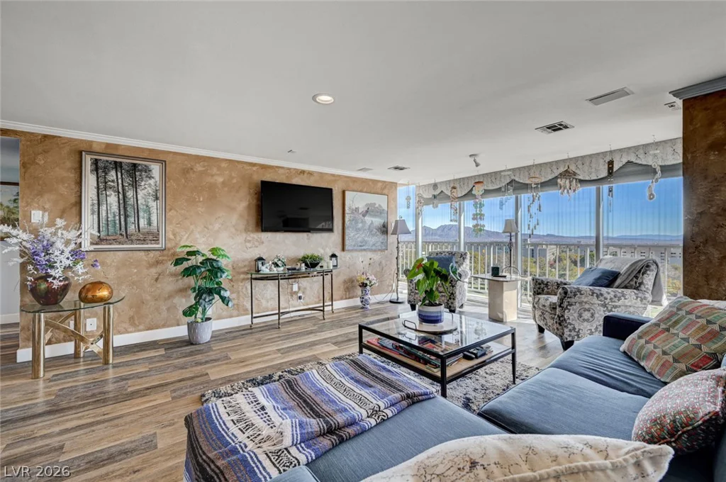 3111 Bel Air, Las Vegas, NV 89109