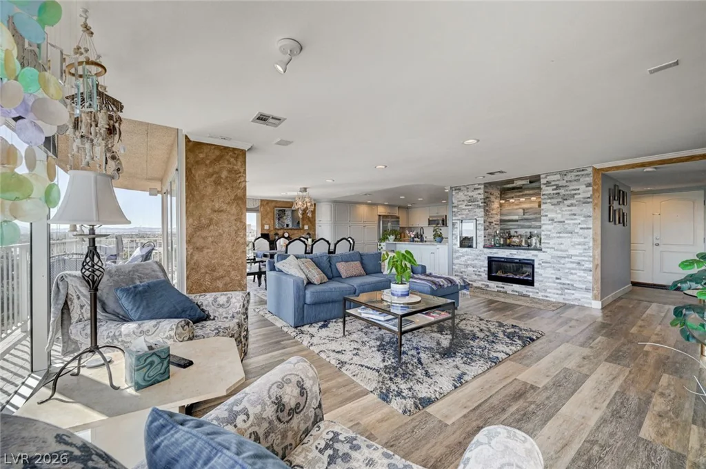 3111 Bel Air, Las Vegas, NV 89109
