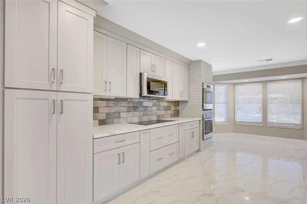 7145 Rogers, Las Vegas, NV 89118