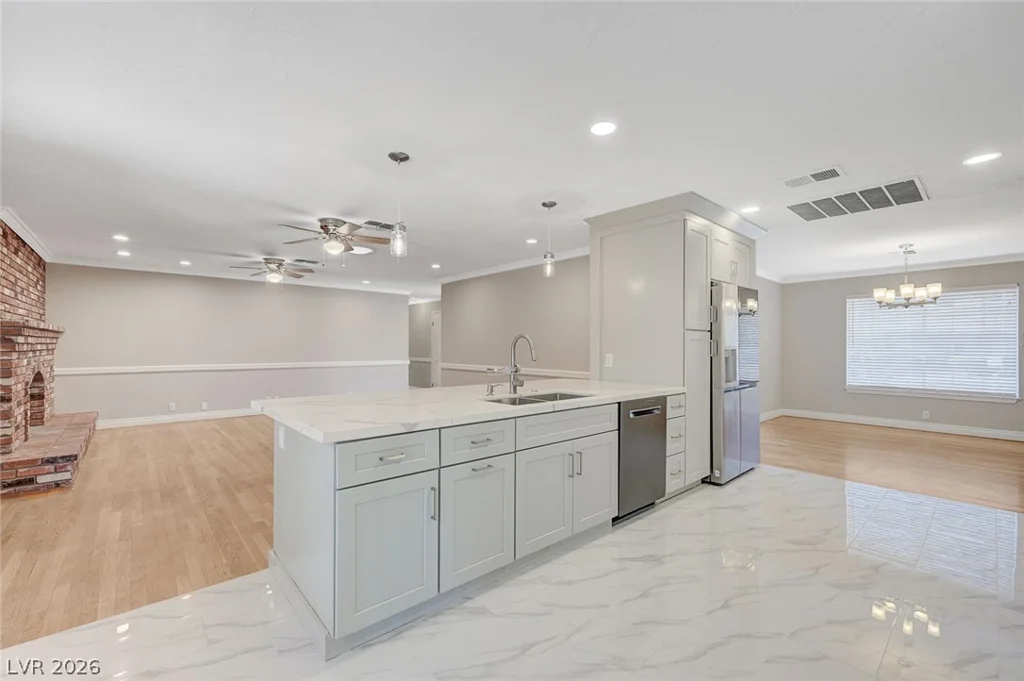 7145 Rogers, Las Vegas, NV 89118