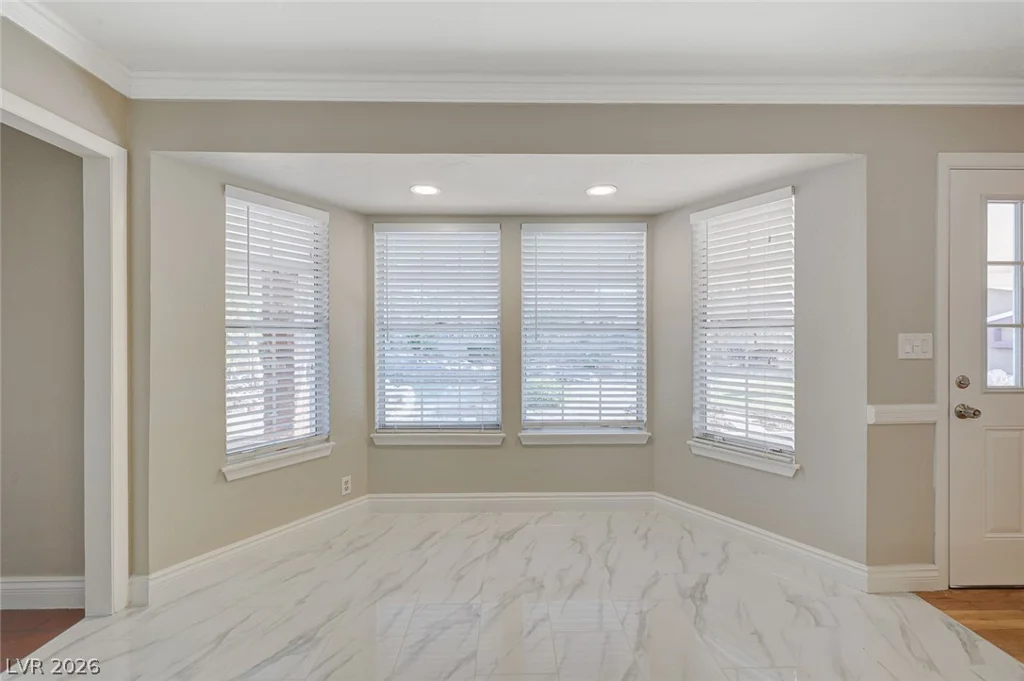 7145 Rogers, Las Vegas, NV 89118