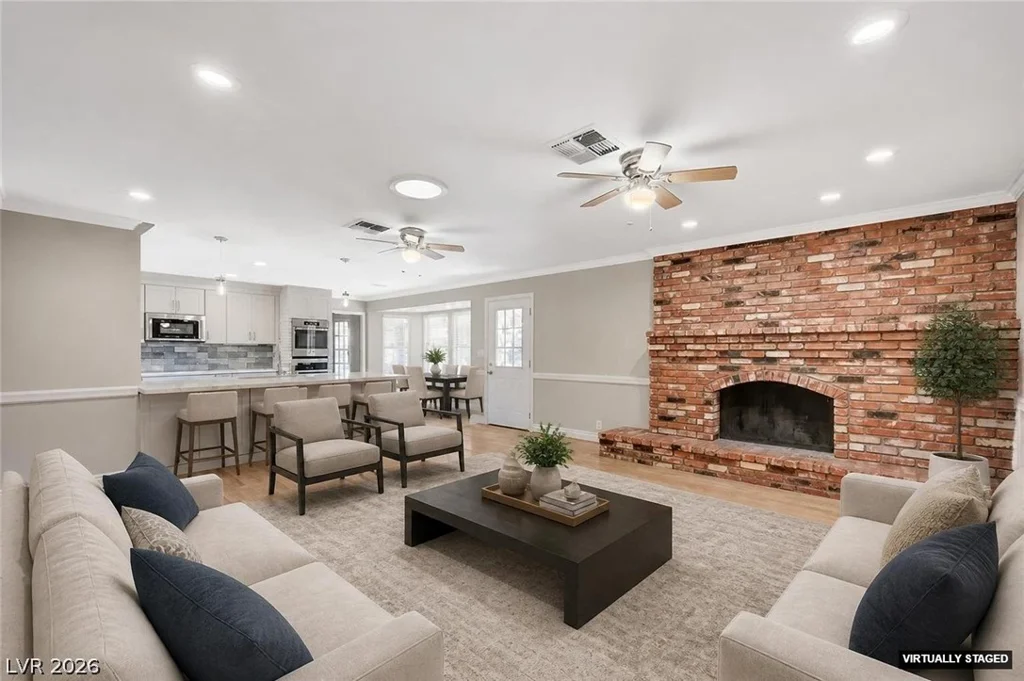 7145 Rogers, Las Vegas, NV 89118