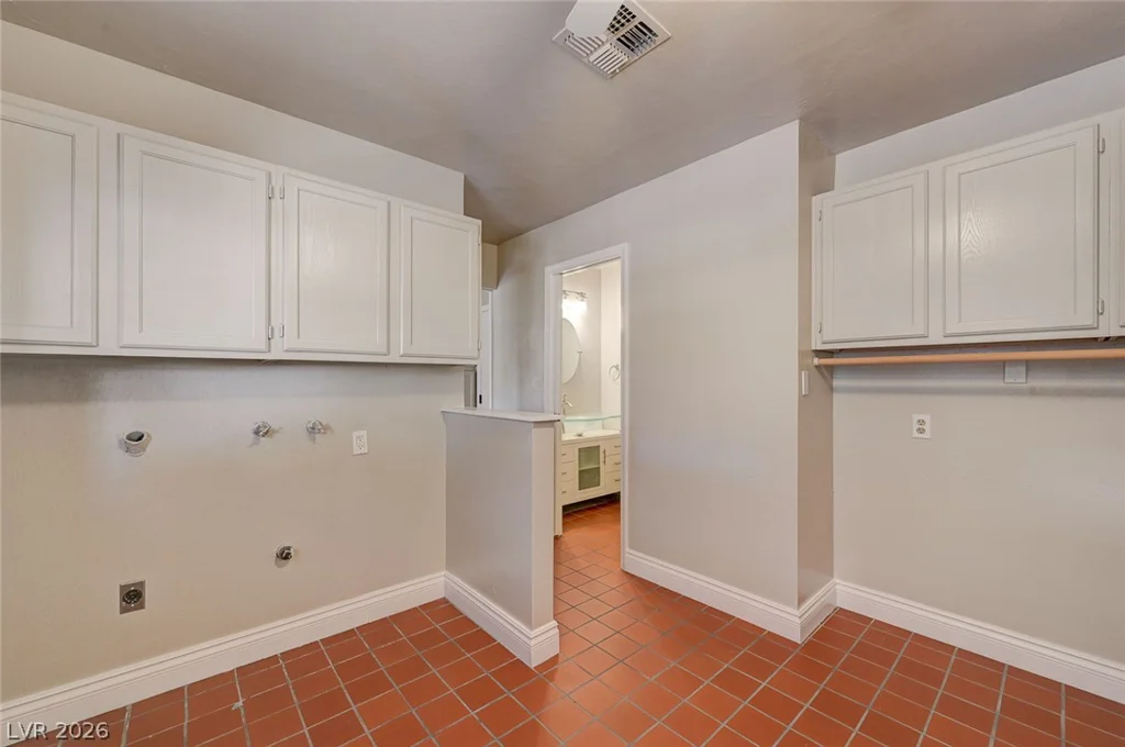 7145 Rogers, Las Vegas, NV 89118