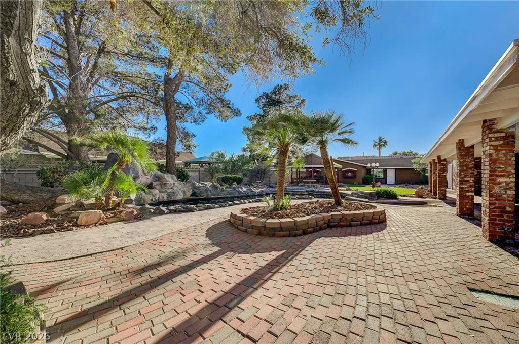 7145 Rogers, Las Vegas, NV 89118