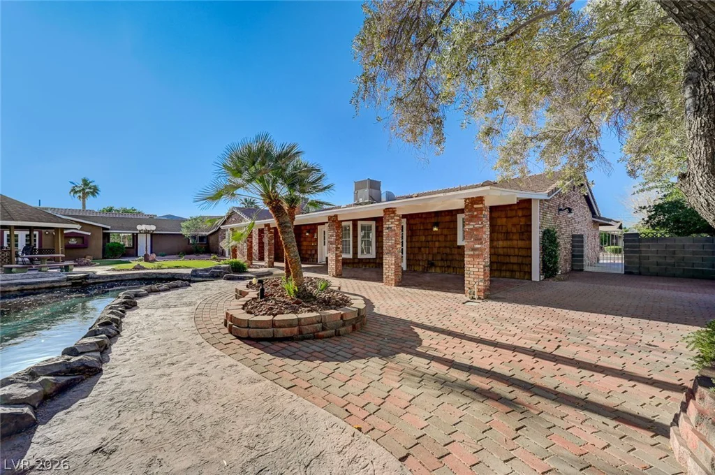 7145 Rogers, Las Vegas, NV 89118
