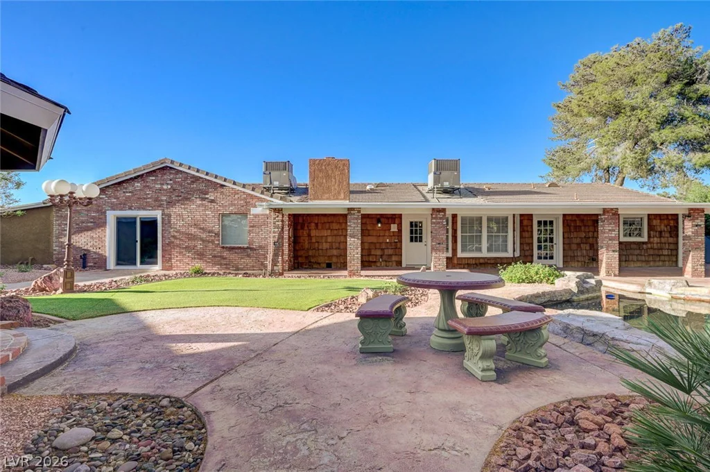 7145 Rogers, Las Vegas, NV 89118