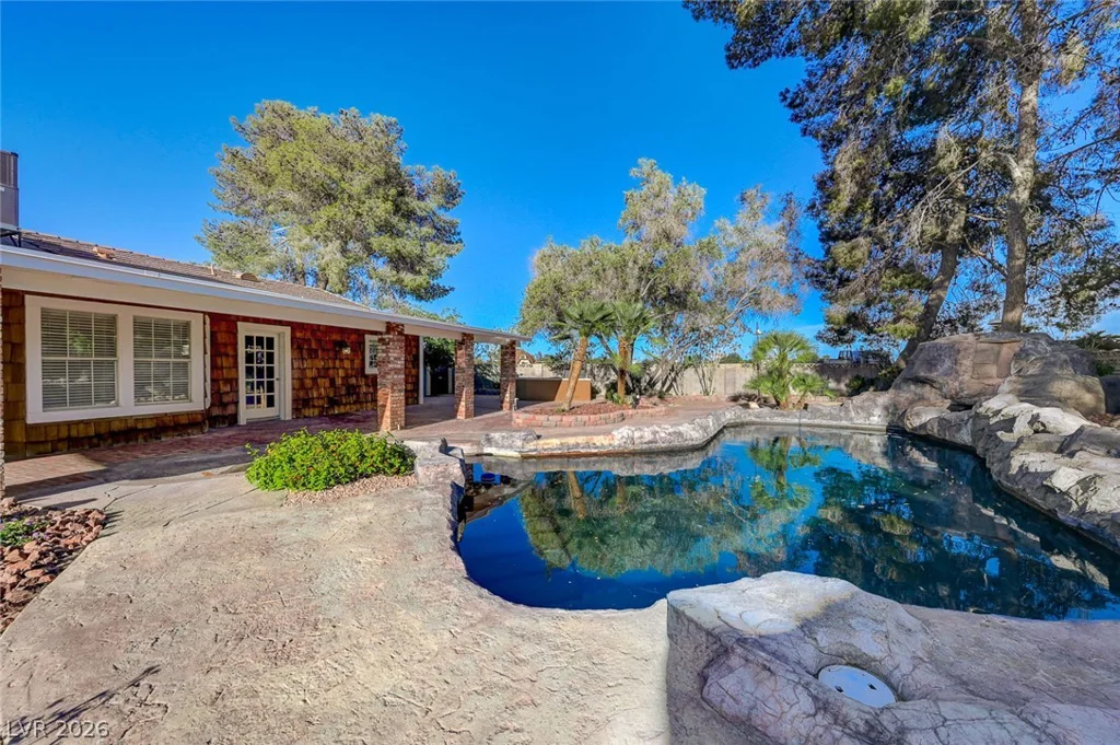7145 Rogers, Las Vegas, NV 89118