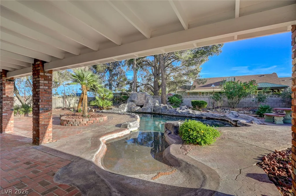 7145 Rogers, Las Vegas, NV 89118