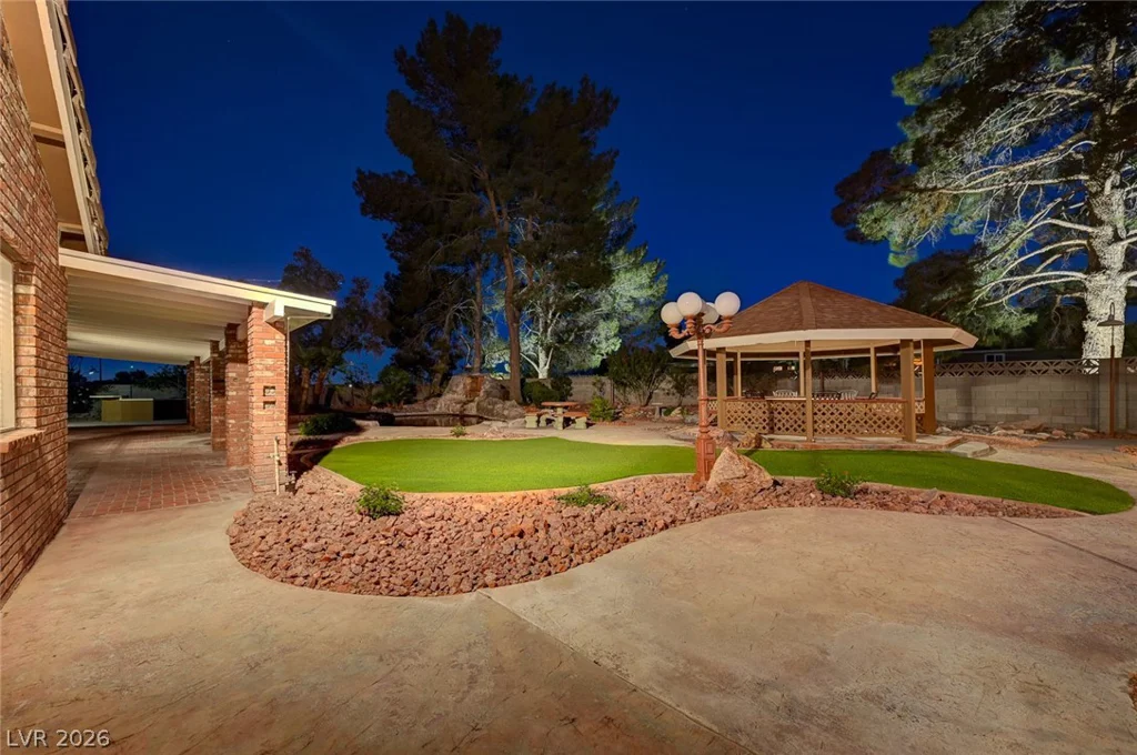 7145 Rogers, Las Vegas, NV 89118