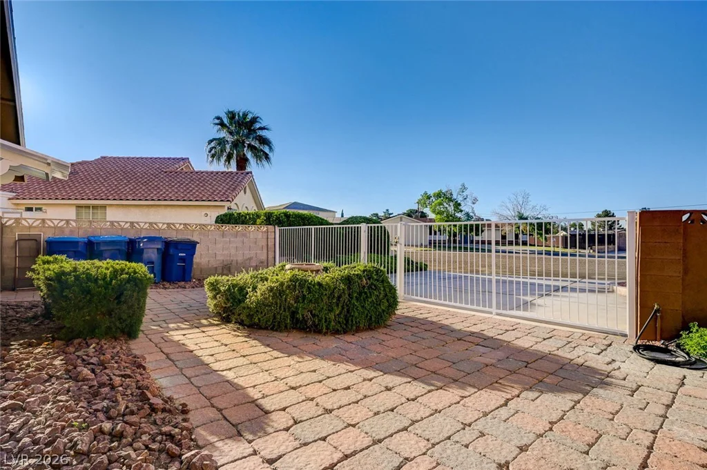7145 Rogers, Las Vegas, NV 89118