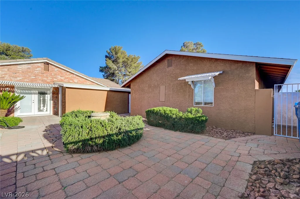 7145 Rogers, Las Vegas, NV 89118