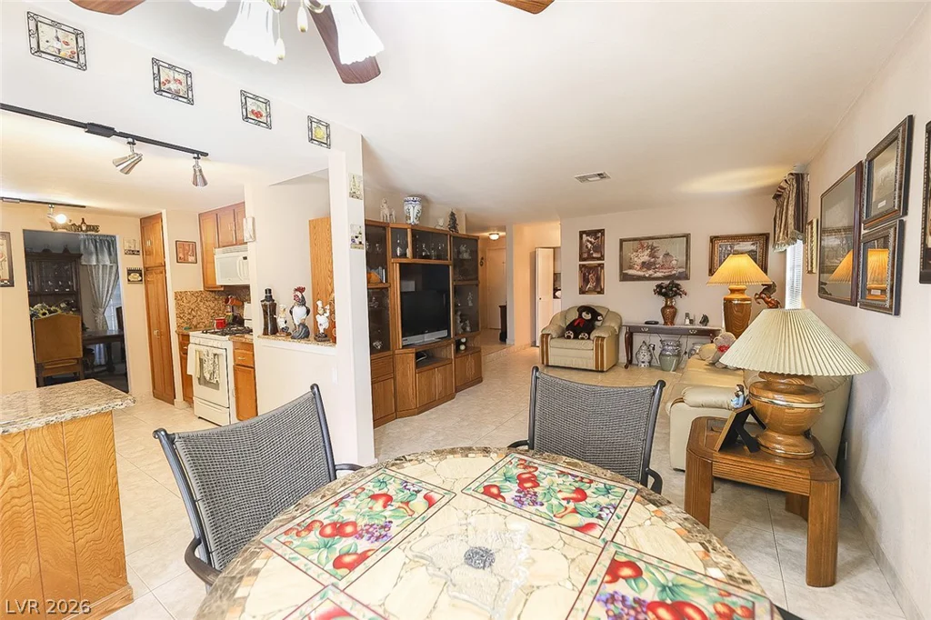 2919 Saint Helena, Las Vegas, NV 89121