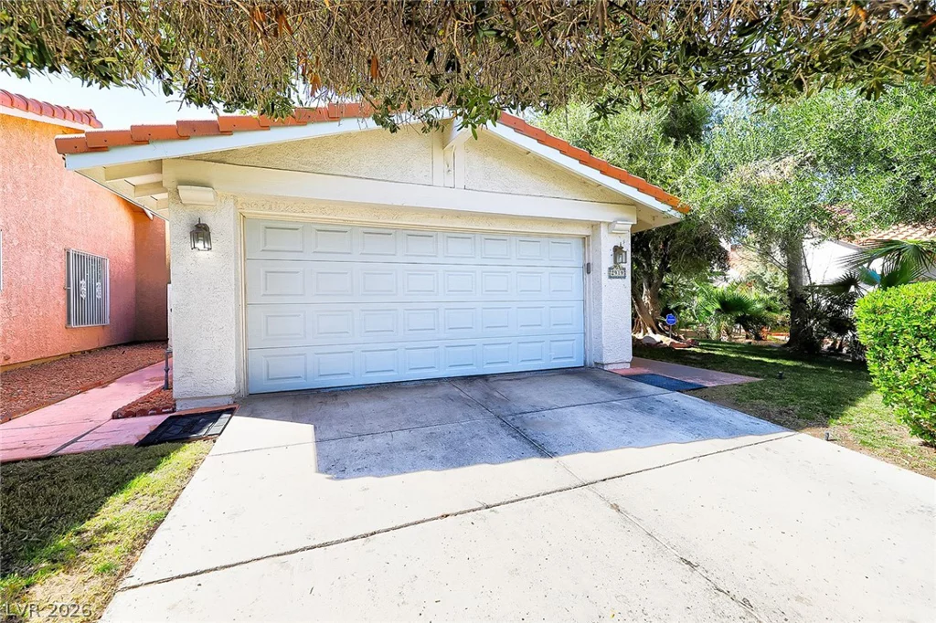 2919 Saint Helena, Las Vegas, NV 89121