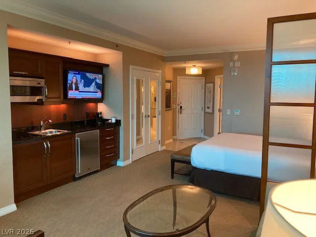 125 Harmon, Las Vegas, NV 89109