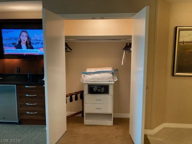 125 Harmon, Las Vegas, NV 89109