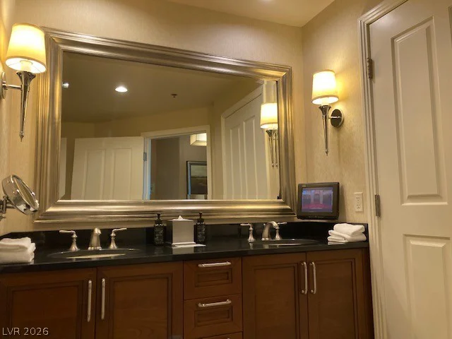 125 Harmon, Las Vegas, NV 89109