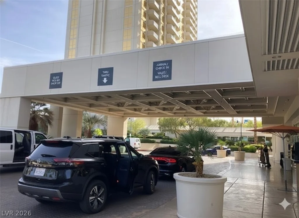 125 Harmon, Las Vegas, NV 89109
