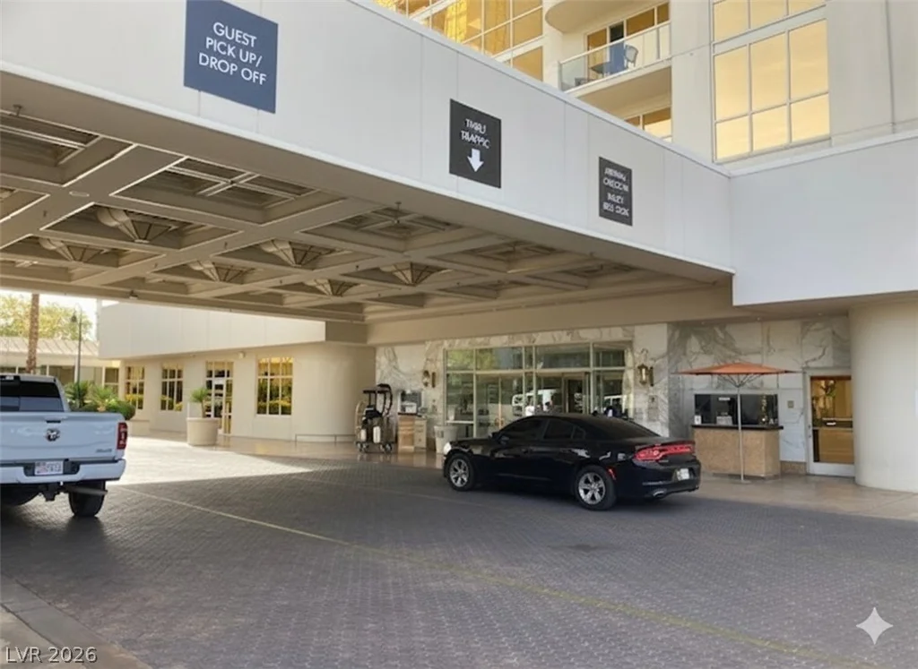 125 Harmon, Las Vegas, NV 89109