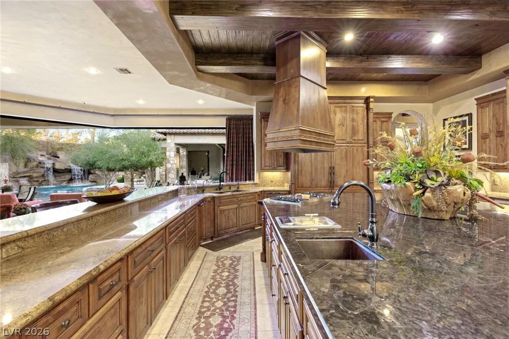 7 Chalk Hill, Las Vegas, NV 89141