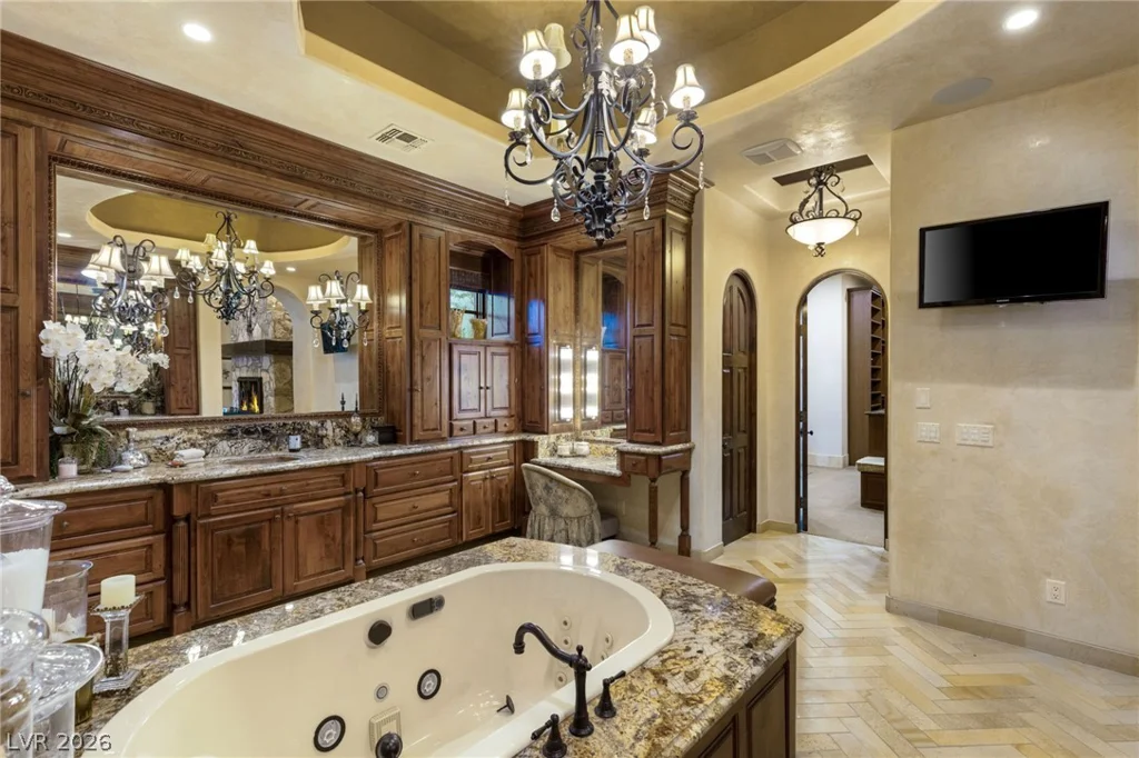 7 Chalk Hill, Las Vegas, NV 89141