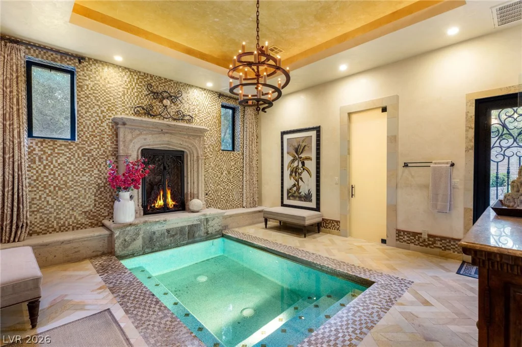 7 Chalk Hill, Las Vegas, NV 89141