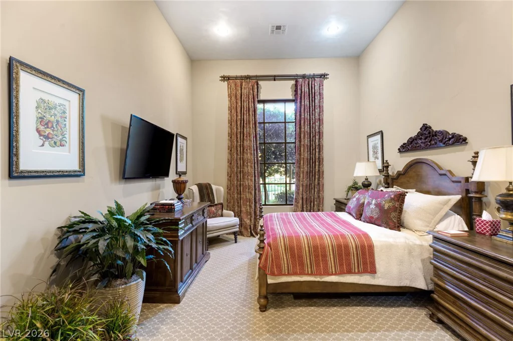 7 Chalk Hill, Las Vegas, NV 89141