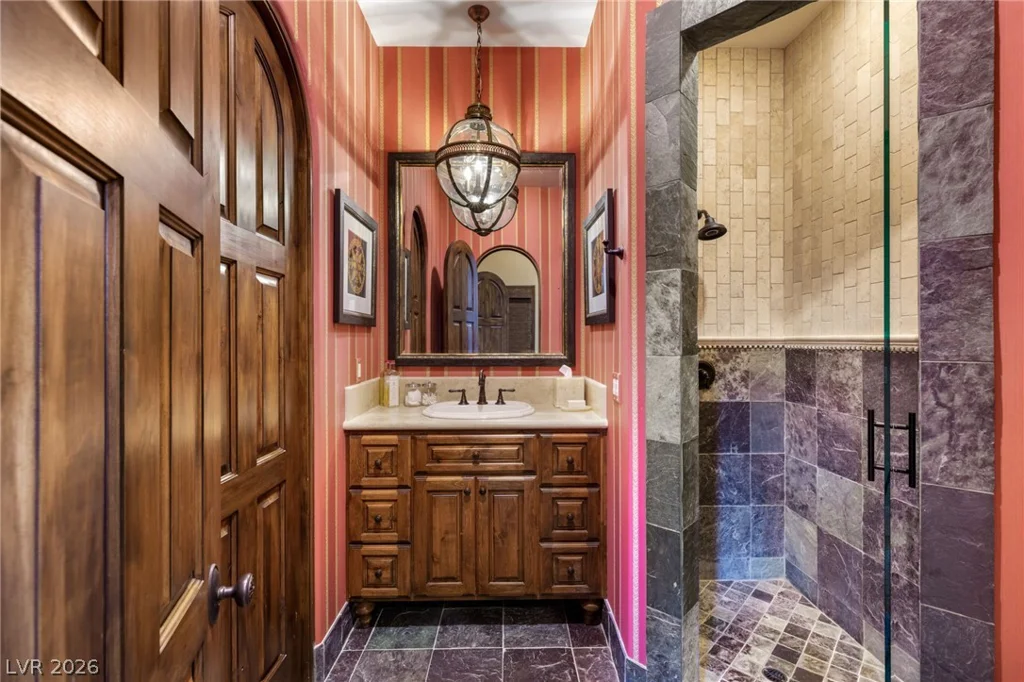 7 Chalk Hill, Las Vegas, NV 89141
